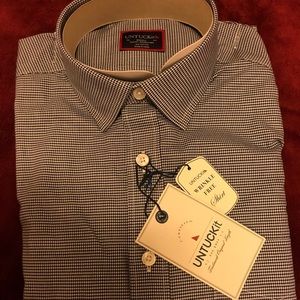 Men’s wrinkle free button down